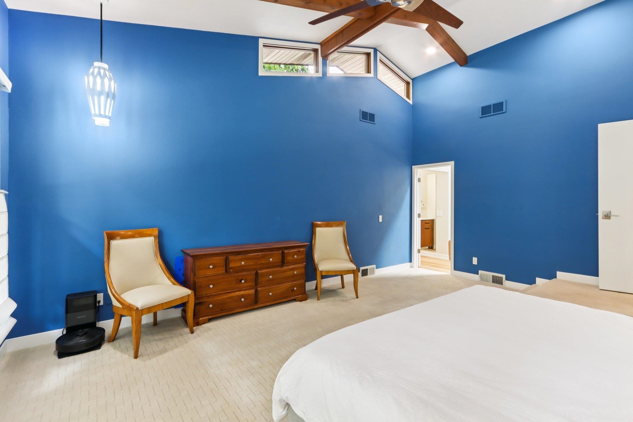 6241 S Highland Avenue