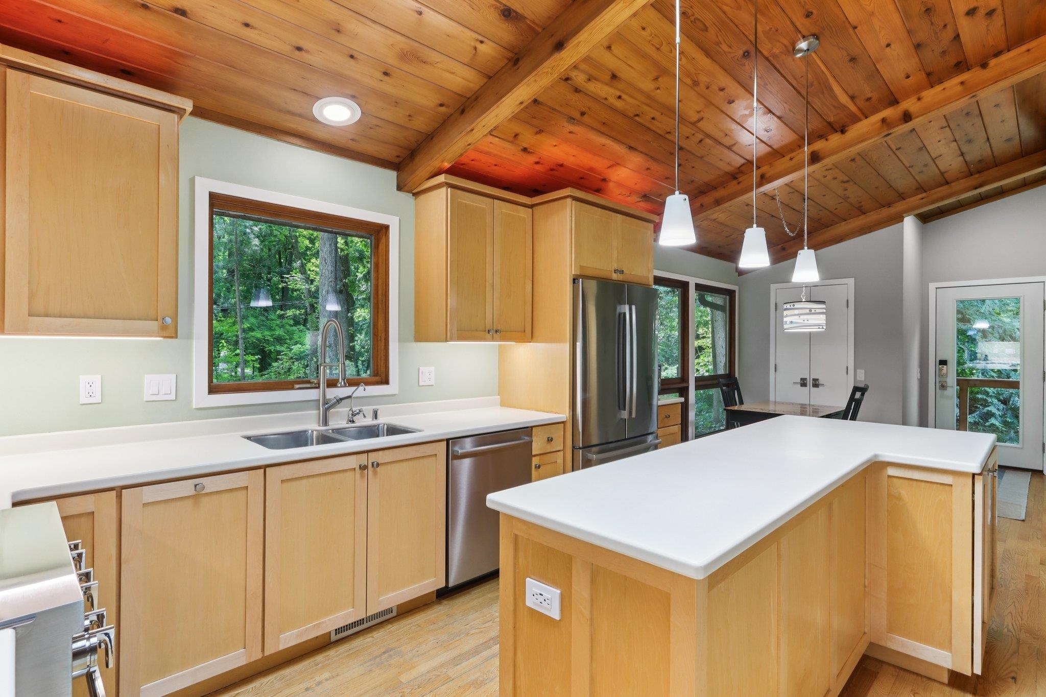 6241 S Highland Avenue