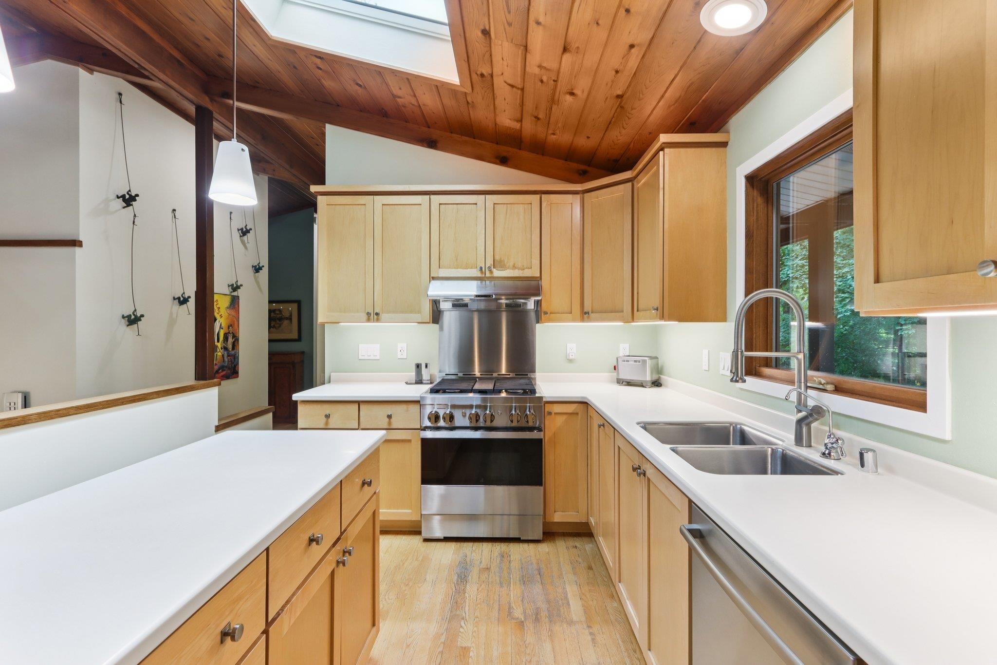 6241 S Highland Avenue