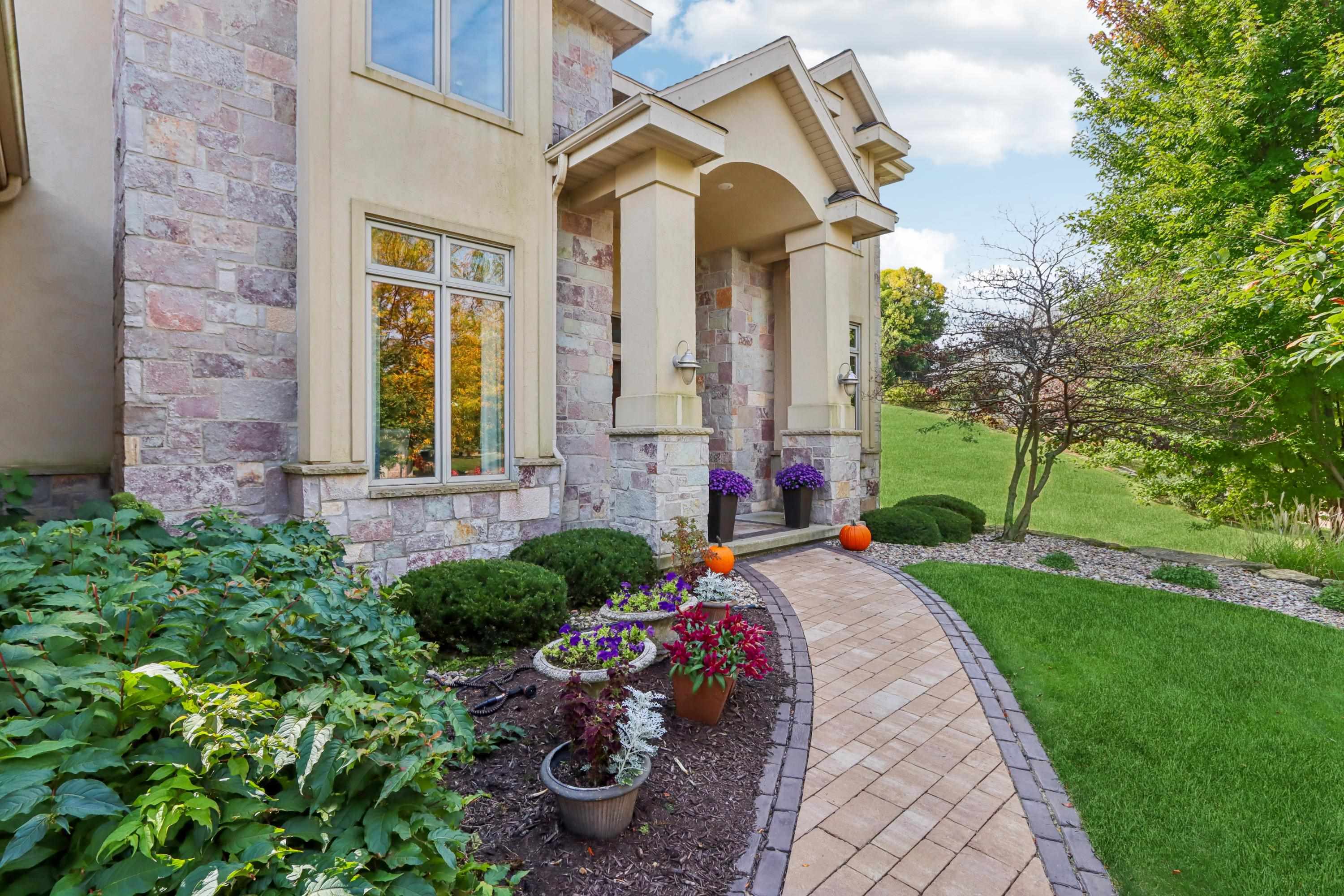 9701 Trappers Trail