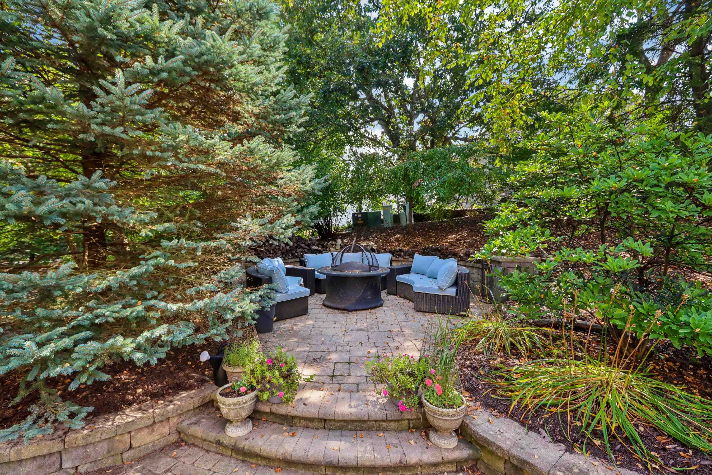 9701 Trappers Trail