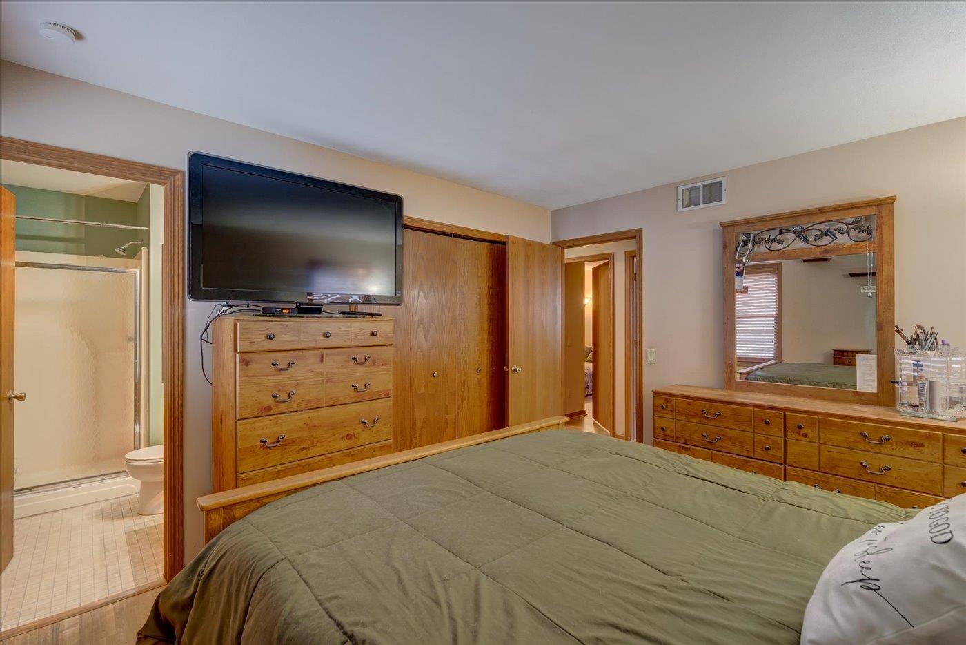 2901 Maple Grove Drive