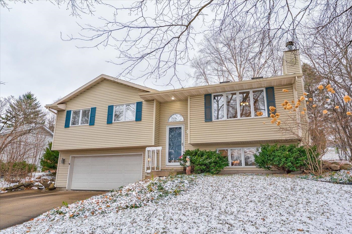 2901 Maple Grove Drive