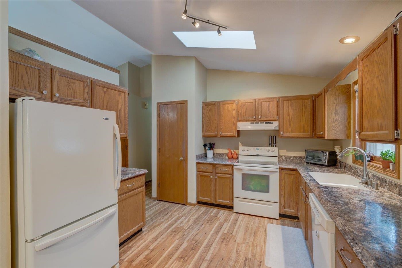 2901 Maple Grove Drive