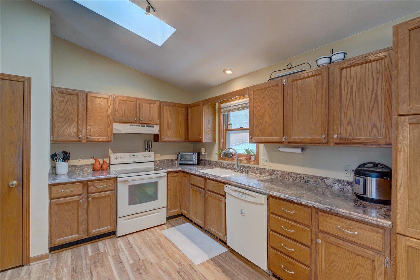 2901 Maple Grove Drive