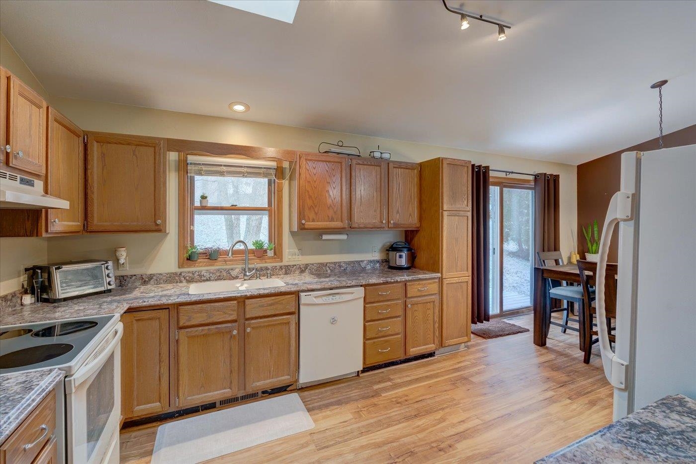 2901 Maple Grove Drive