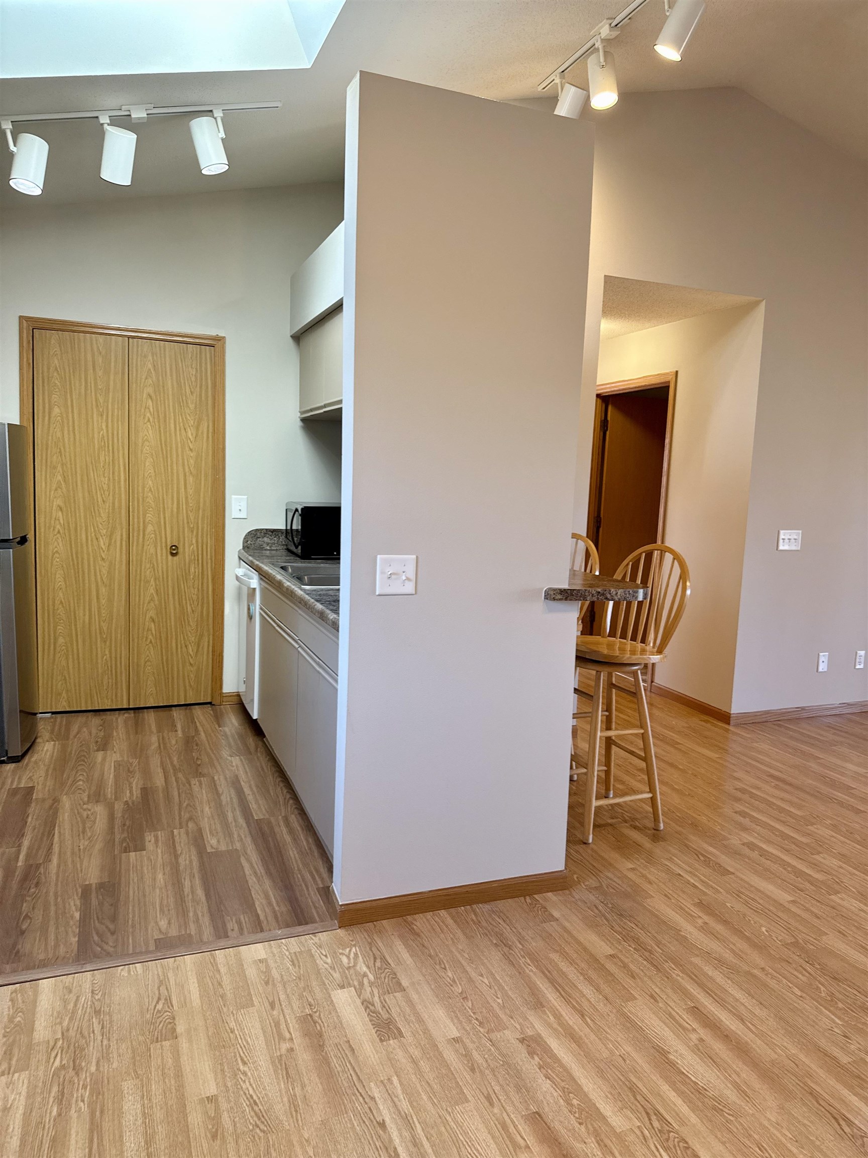 883 Park Street 201