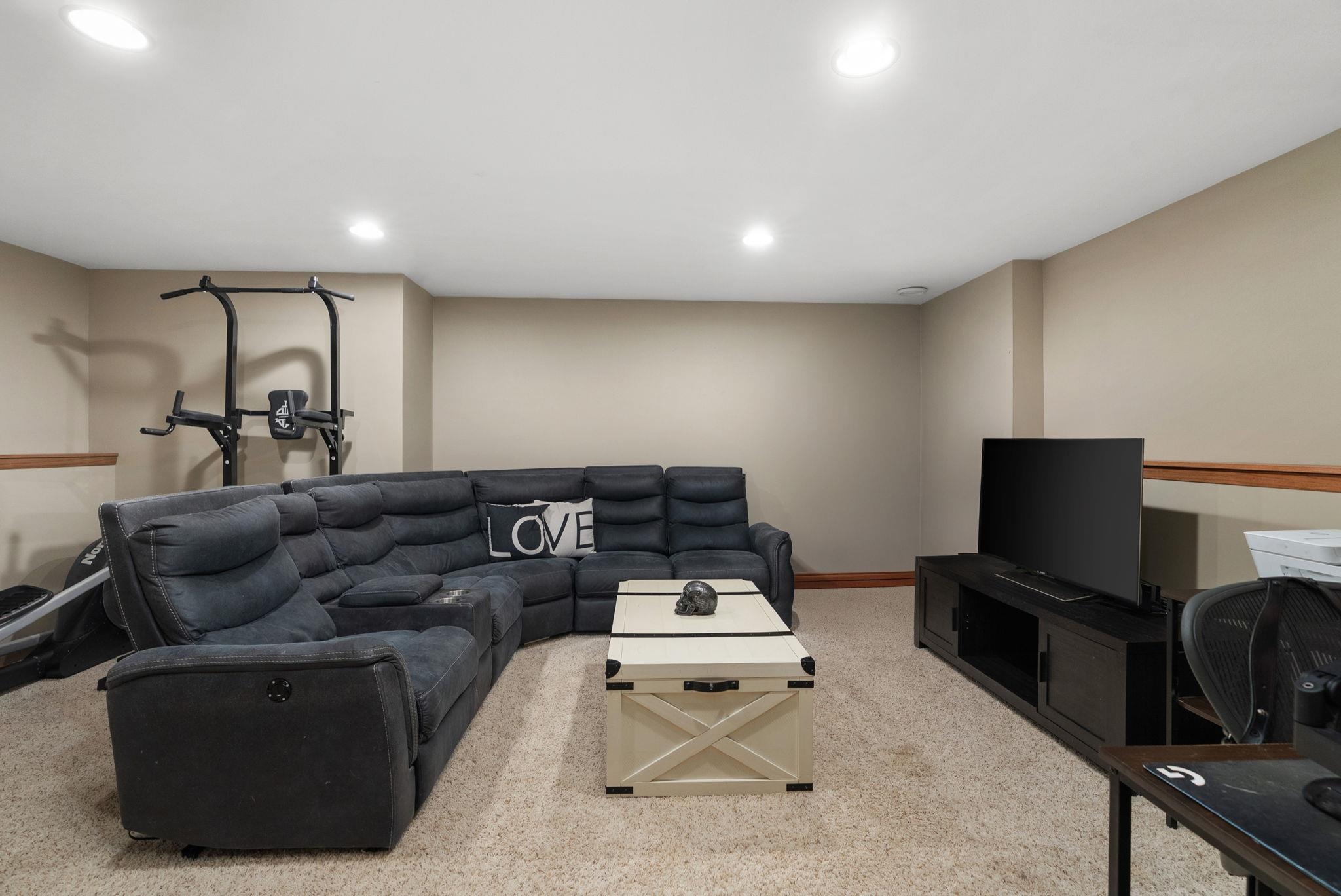 3833 Mammoth Trail