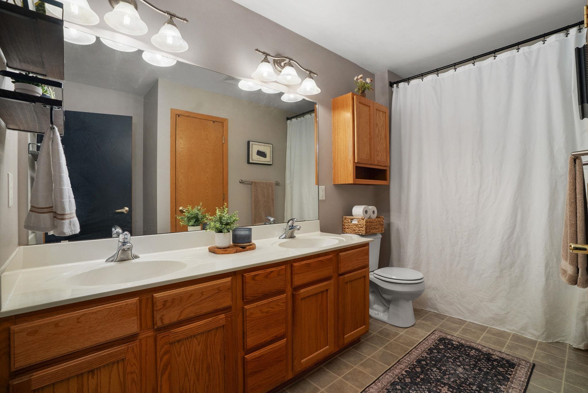 3833 Mammoth Trail