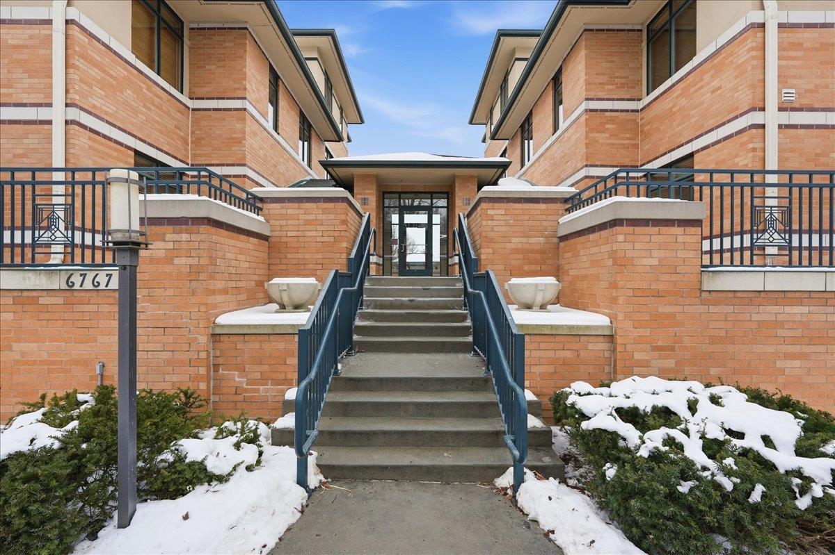 6767 Frank Lloyd Wright Avenue 305