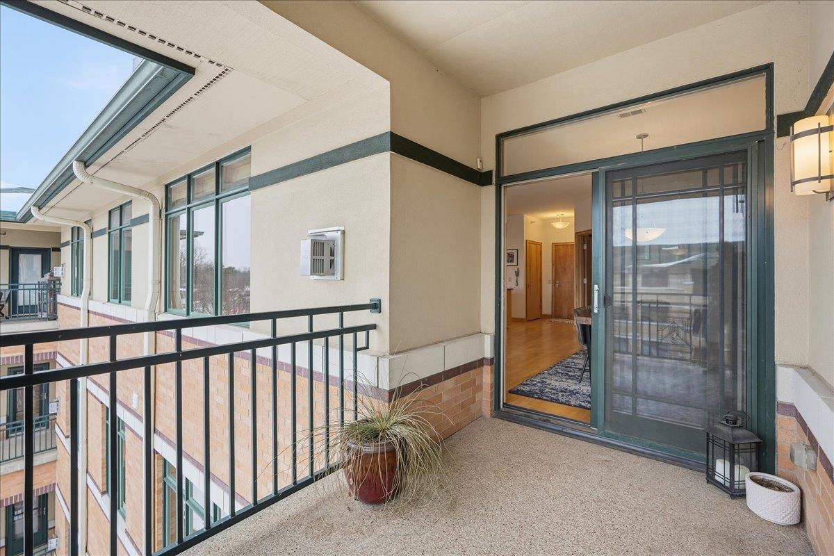 6767 Frank Lloyd Wright Avenue 305