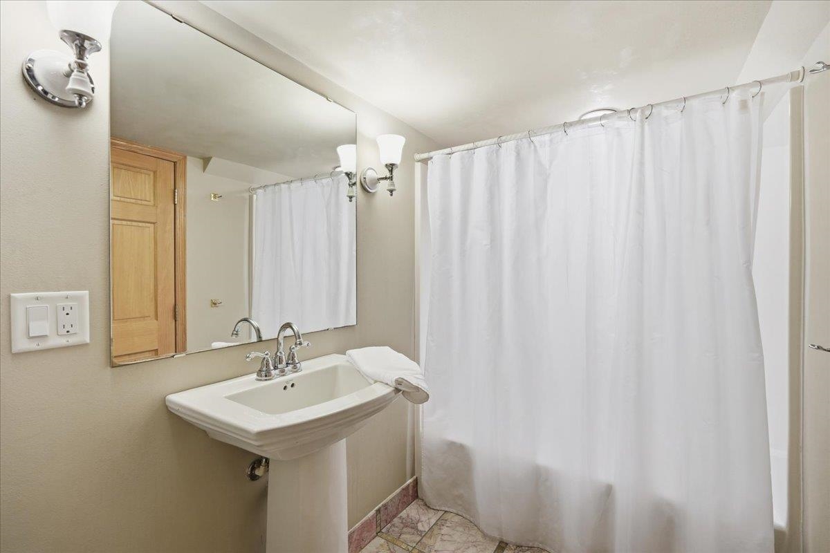 749 Cricket Lane 749