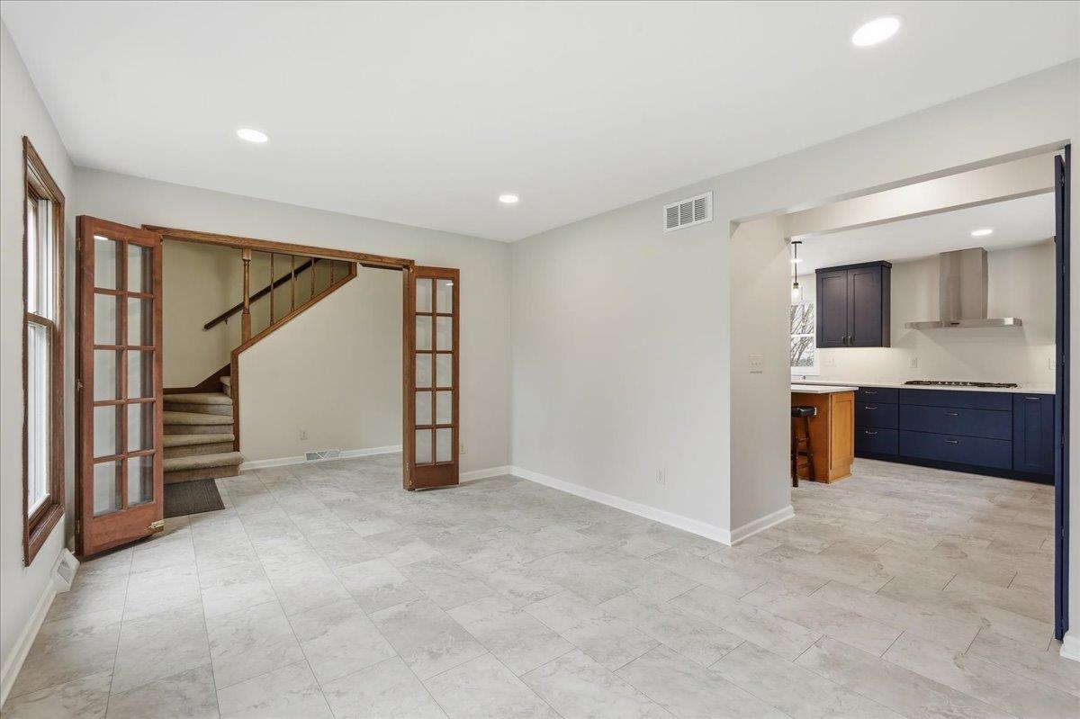 3702 Nathan Hale Court