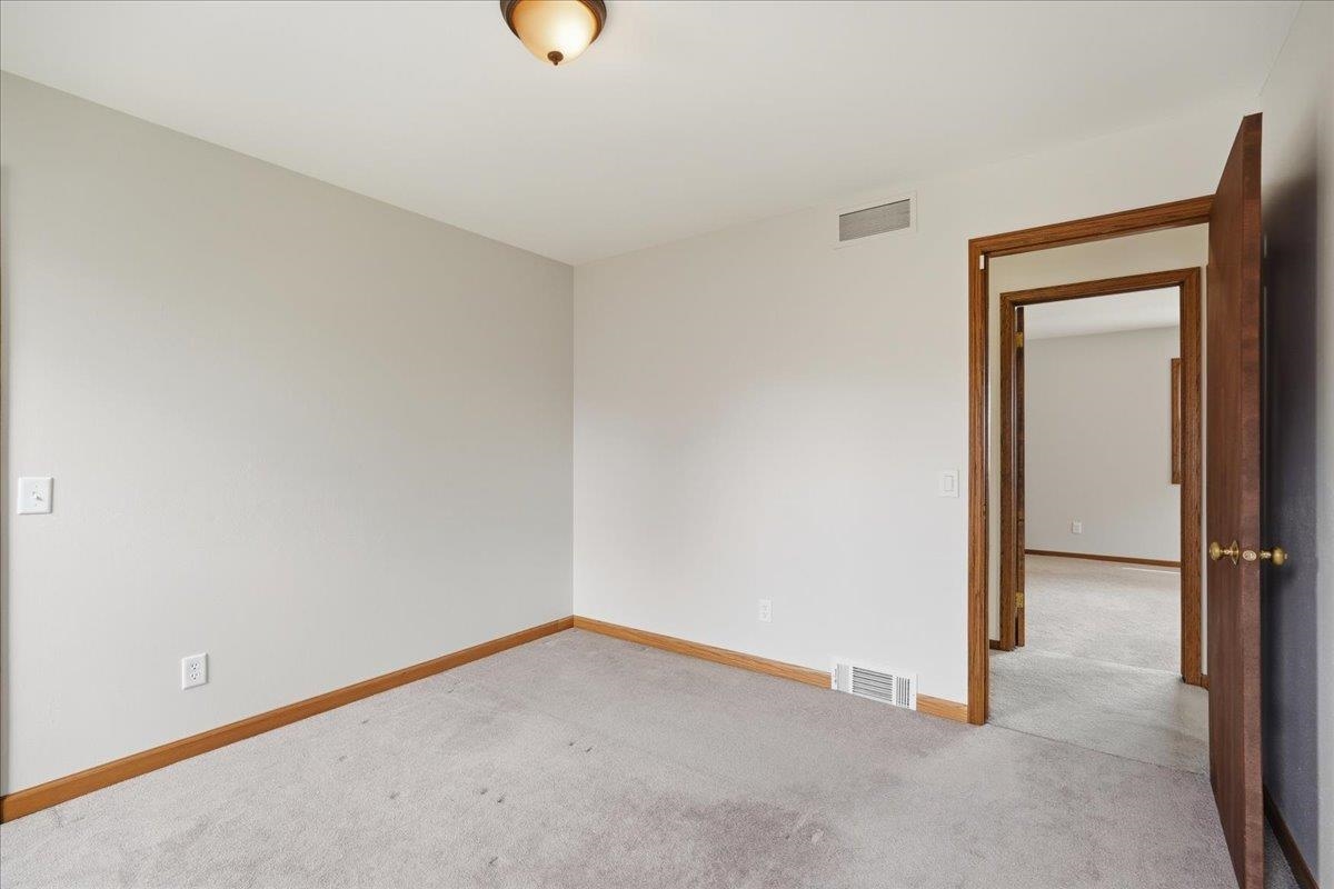 3702 Nathan Hale Court