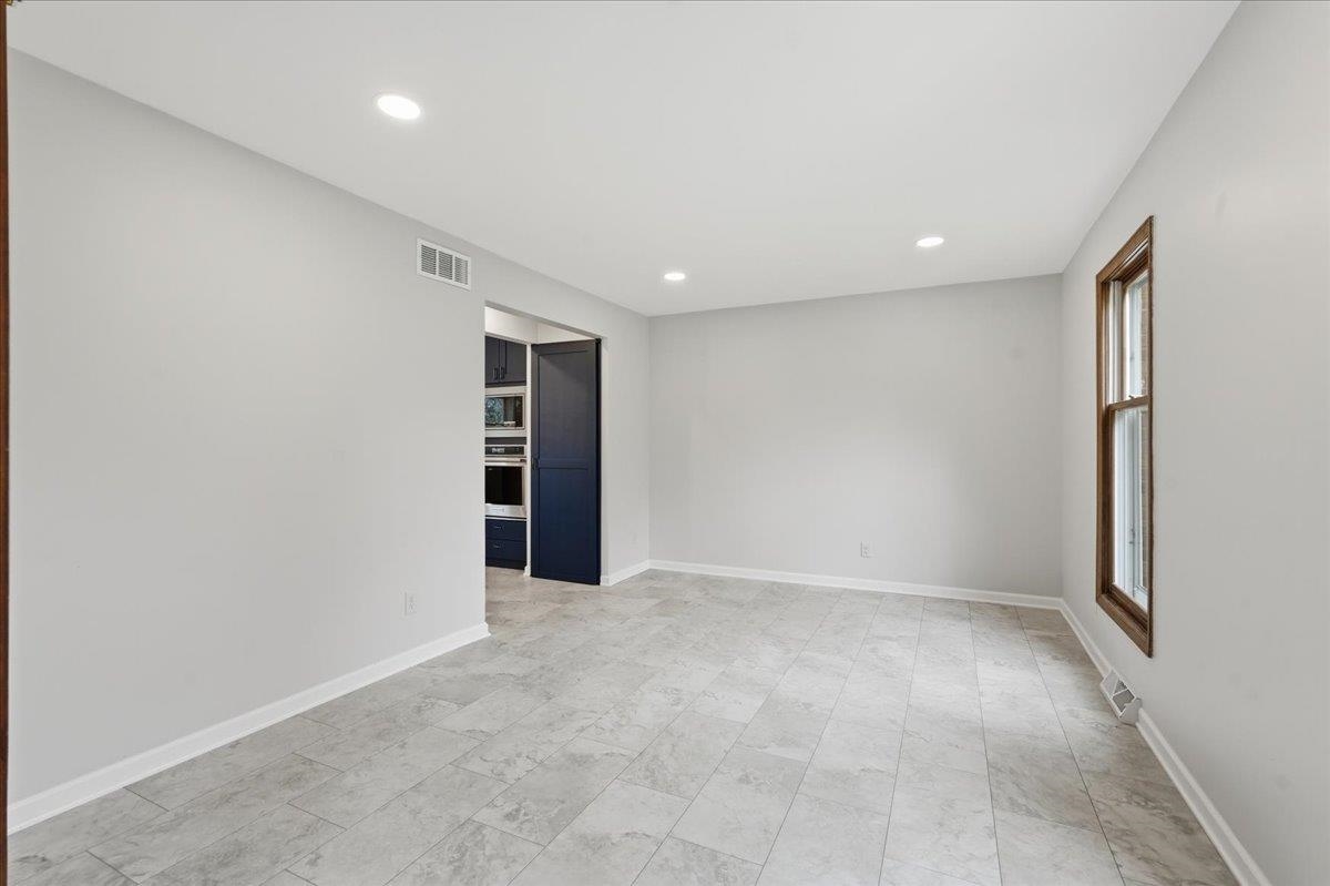 3702 Nathan Hale Court