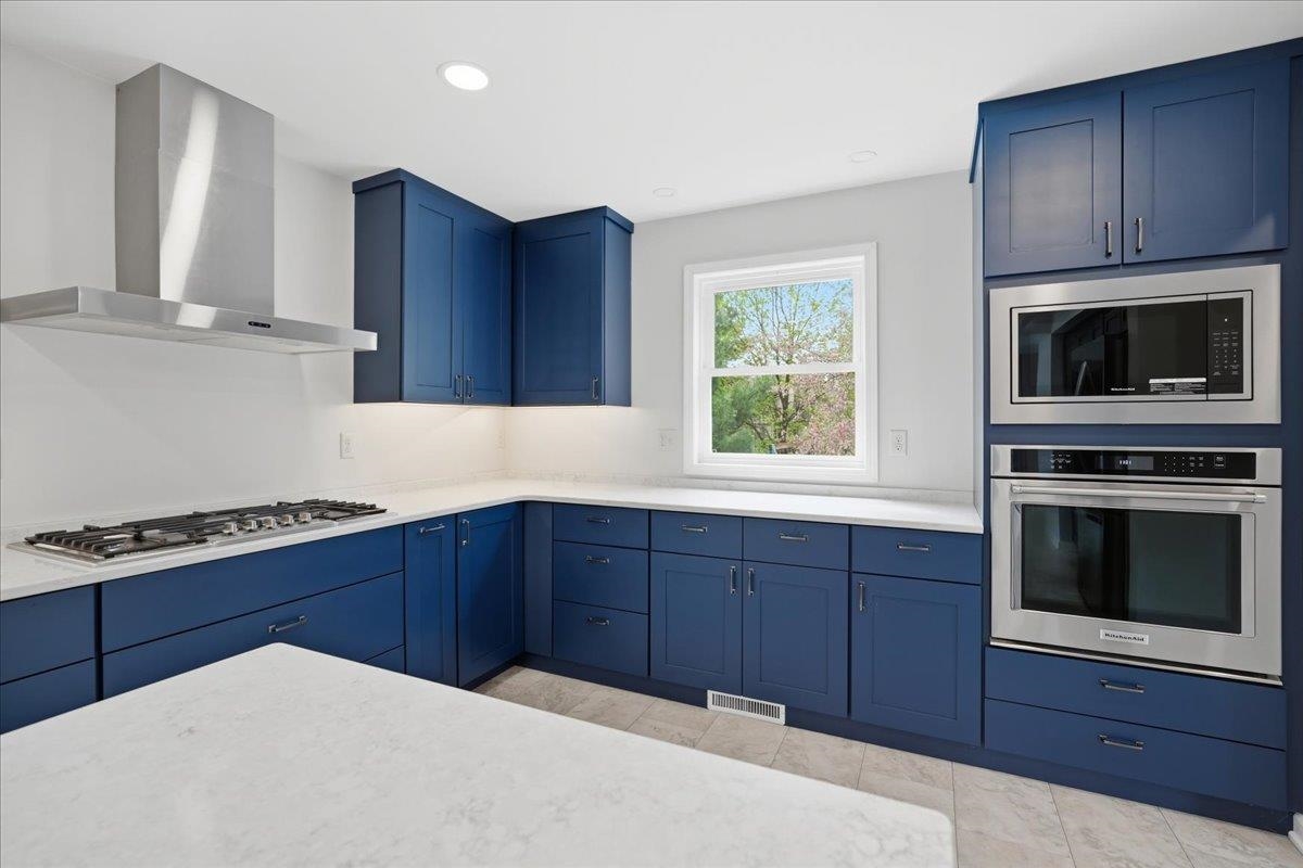 3702 Nathan Hale Court