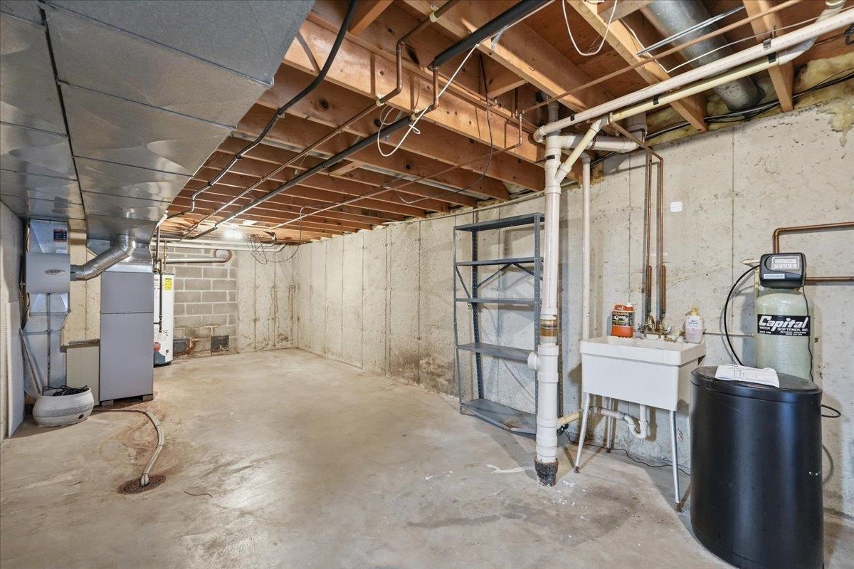 3702 Nathan Hale Court