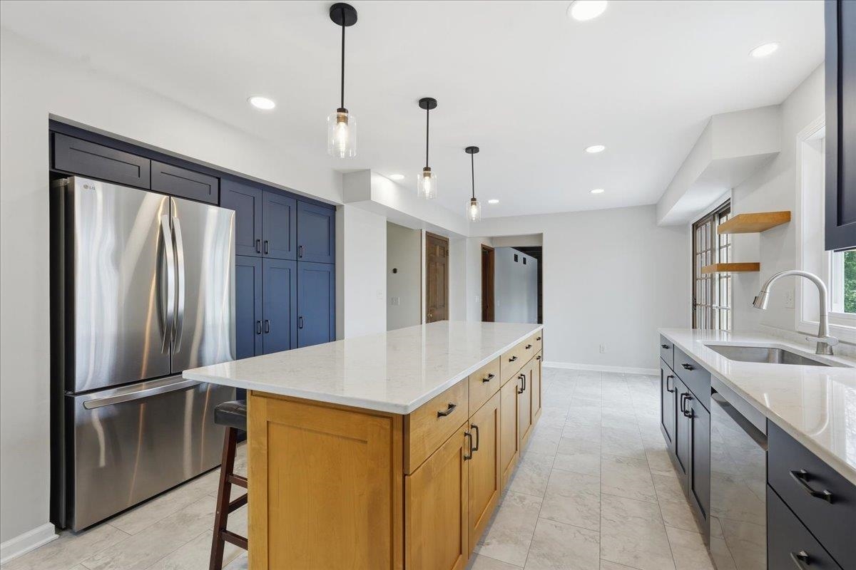 3702 Nathan Hale Court