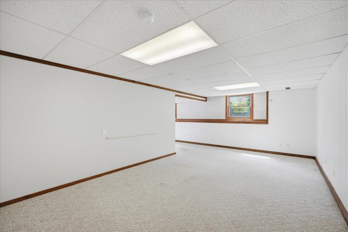3702 Nathan Hale Court