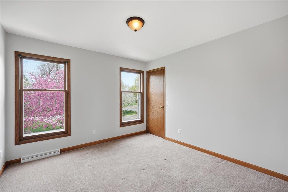 3702 Nathan Hale Court