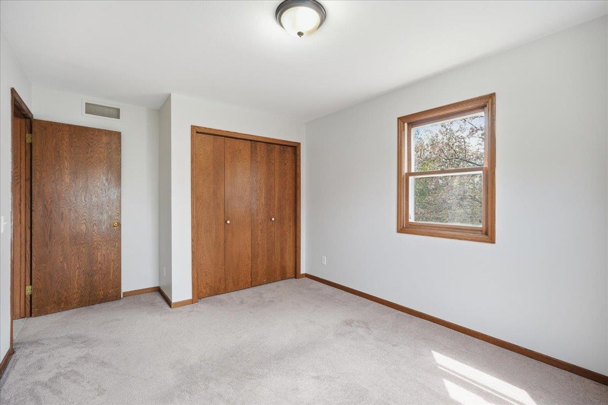 3702 Nathan Hale Court