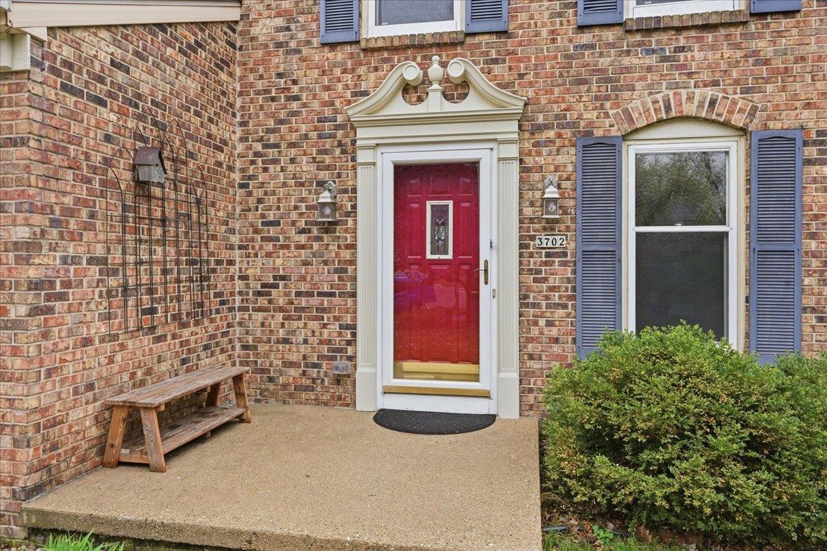3702 Nathan Hale Court