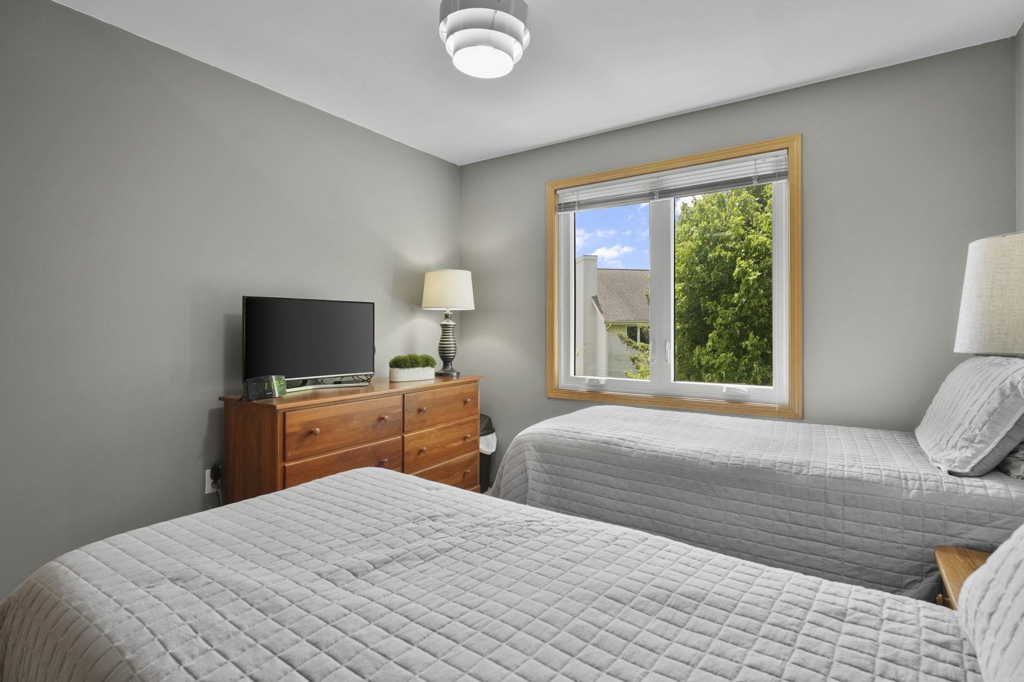 5507 Grassland Trail