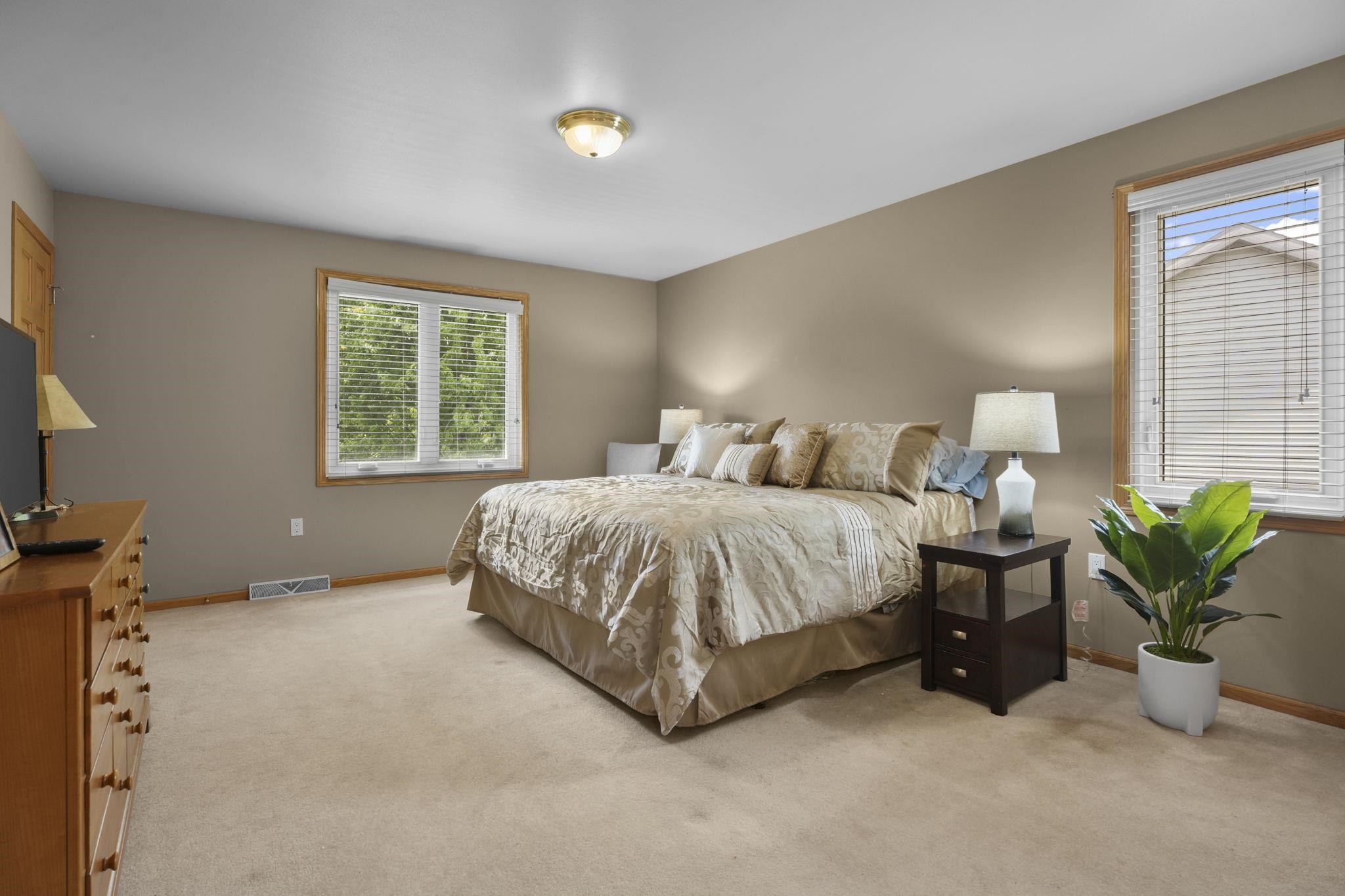 5507 Grassland Trail