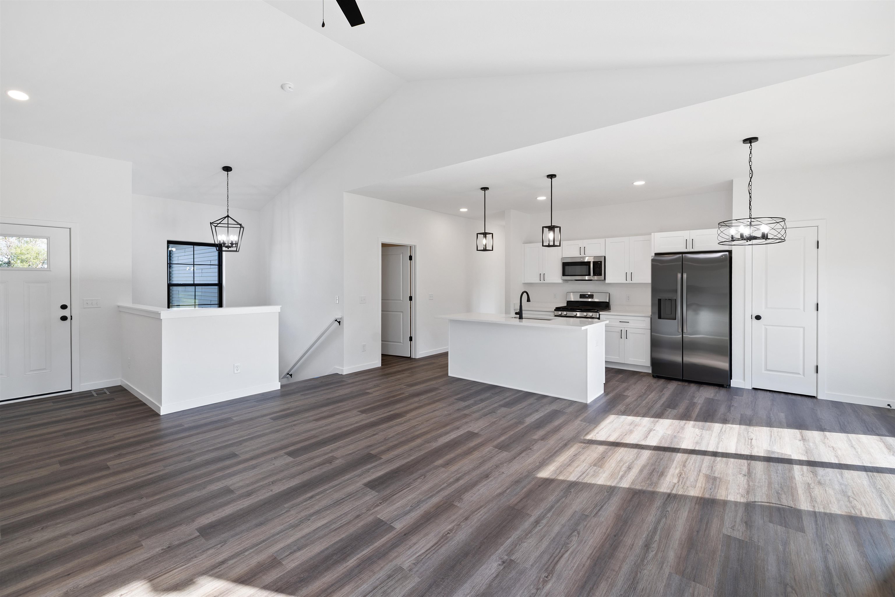 407 Ridge Court