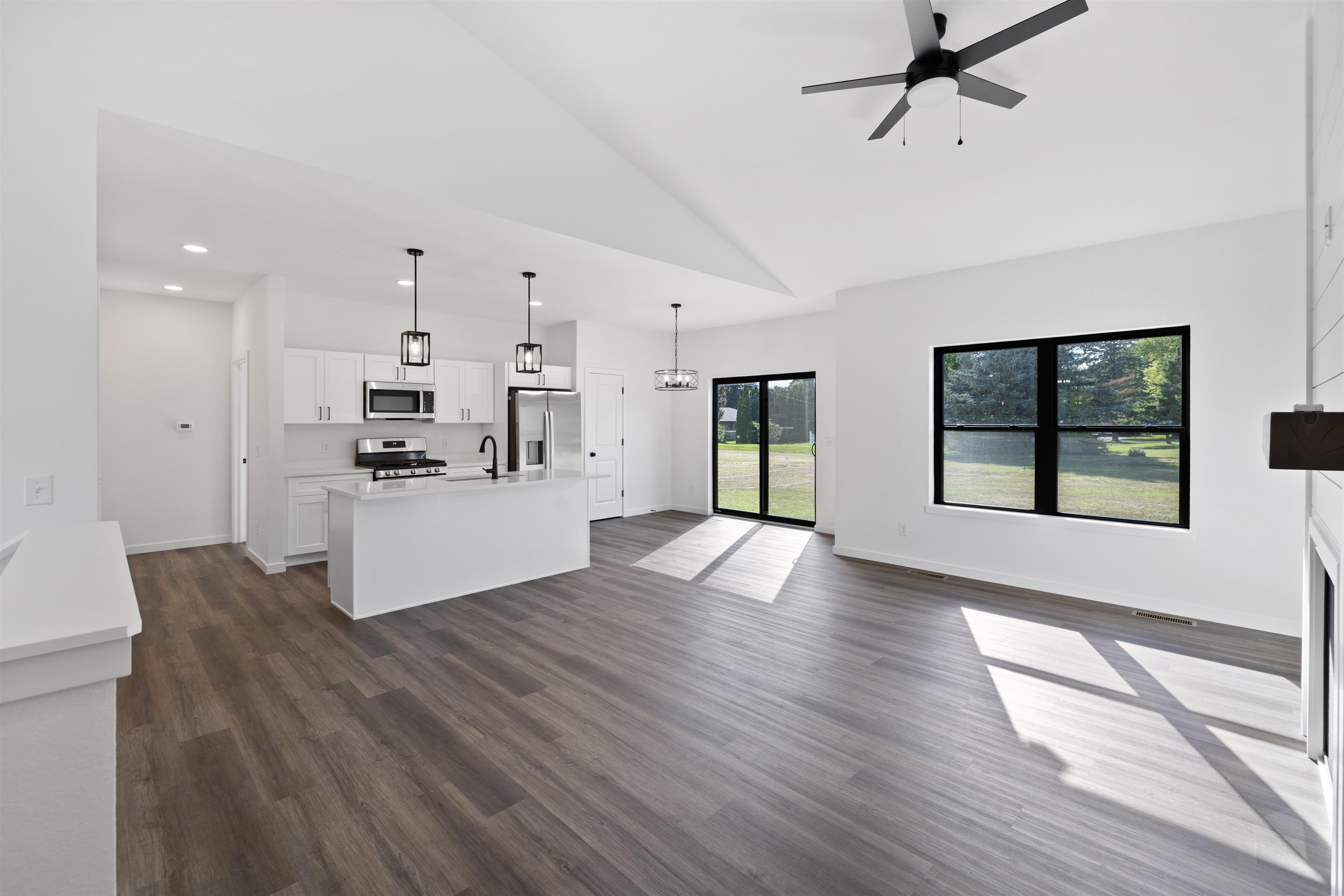 407 Ridge Court