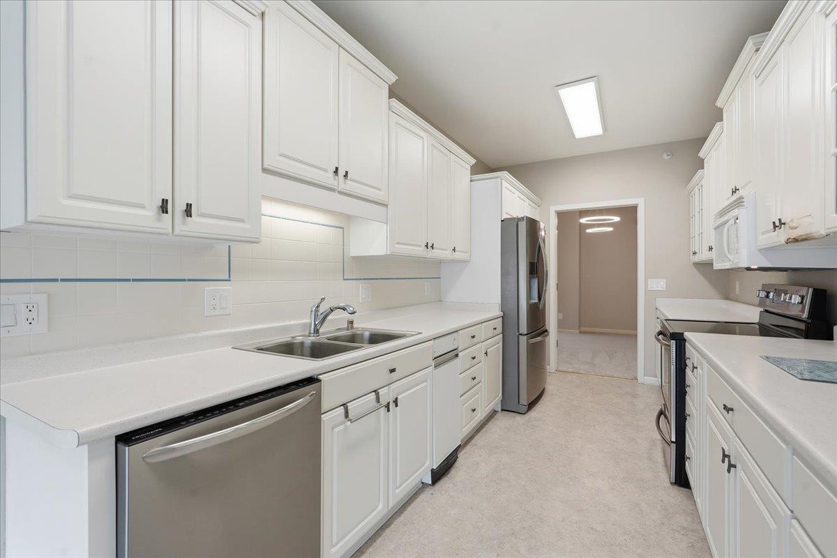 99 Golf Parkway H