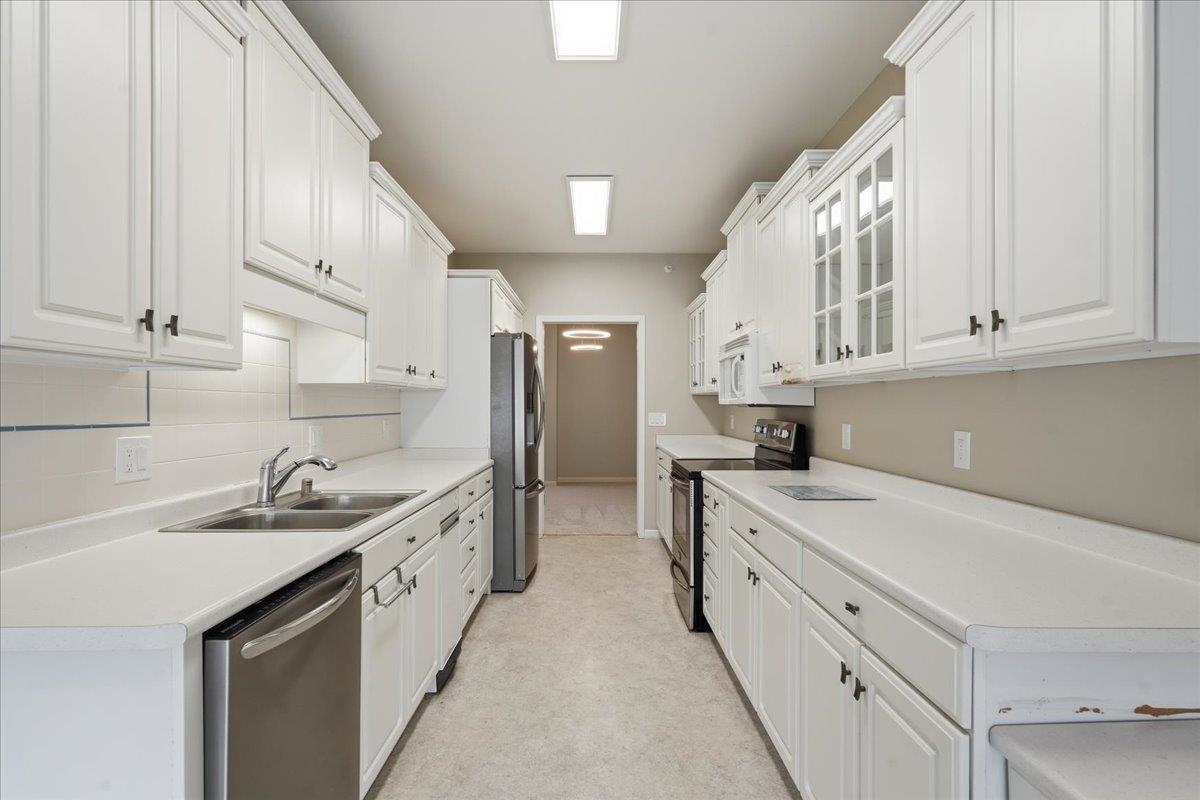99 Golf Parkway H