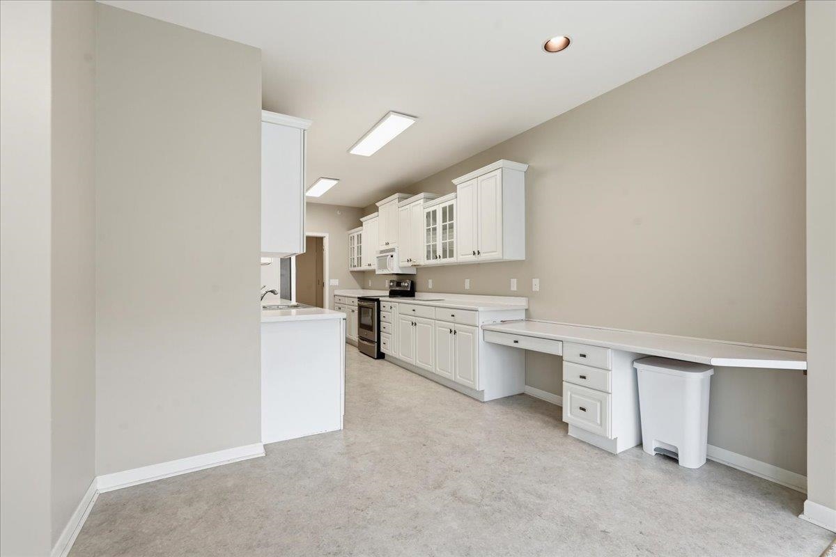 99 Golf Parkway H