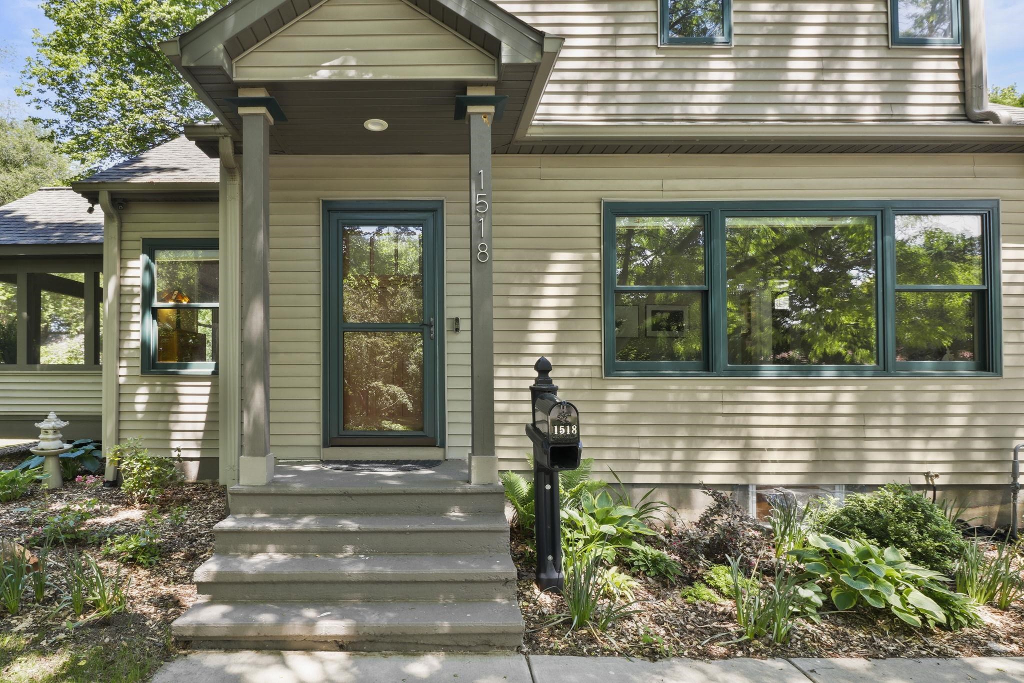 1518 Longview Street