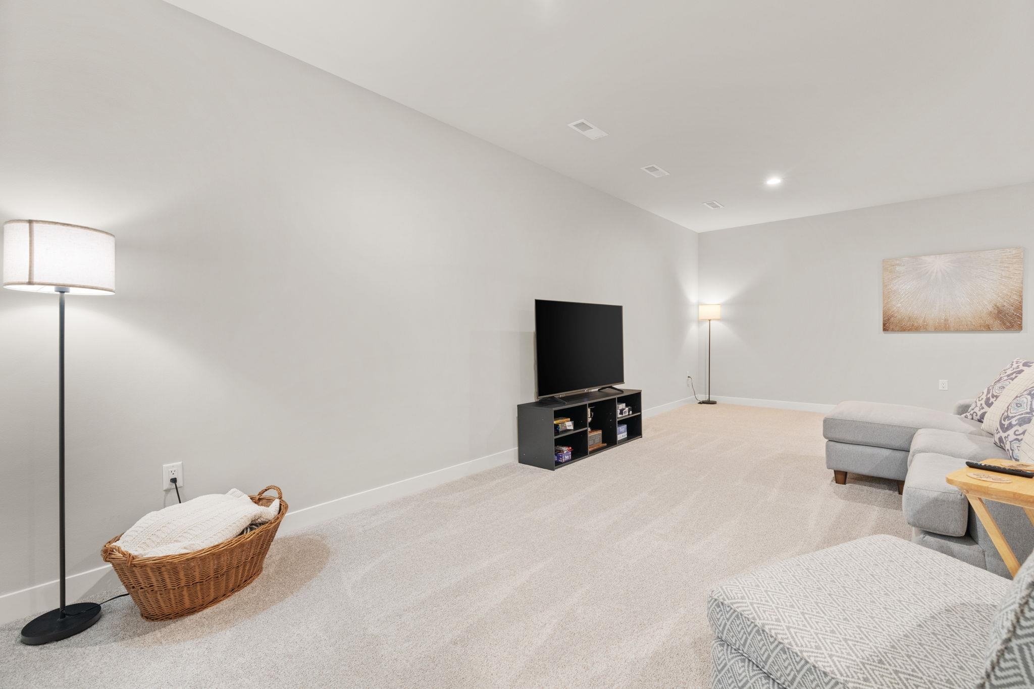 15 Prince Way Unit: 15