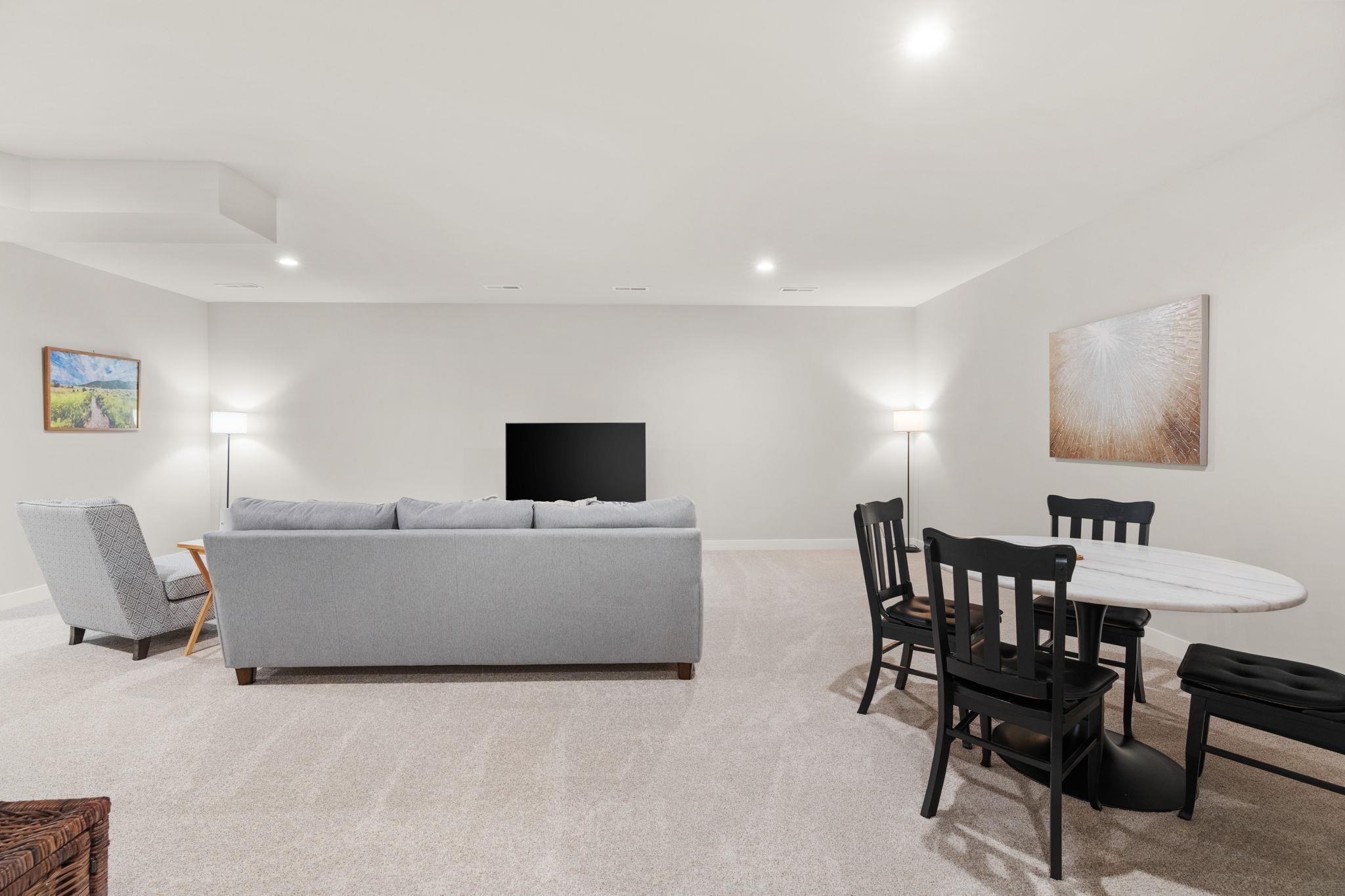 15 Prince Way Unit: 15