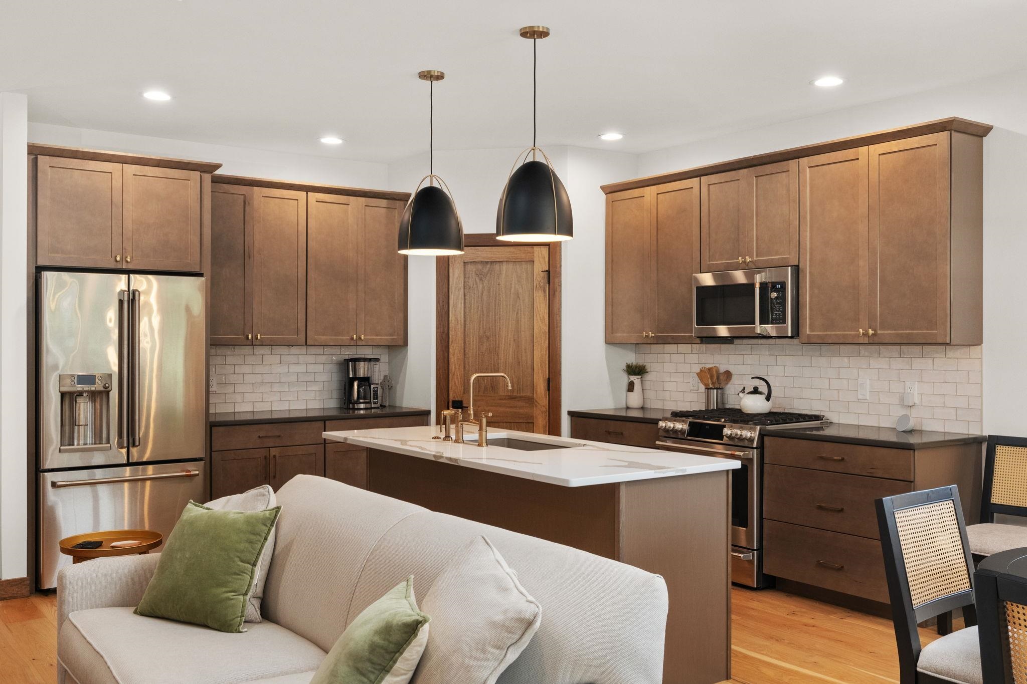 15 Prince Way Unit: 15
