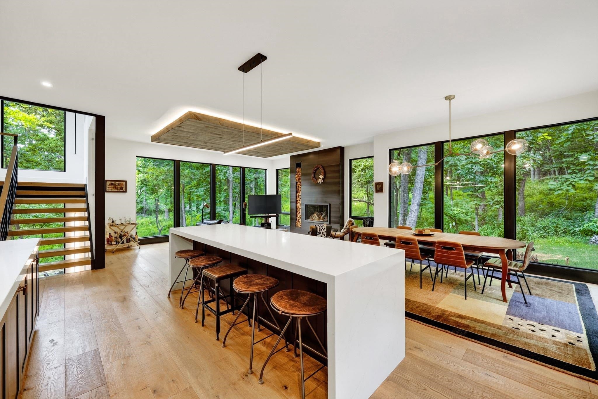 3176 Woodhill Circle