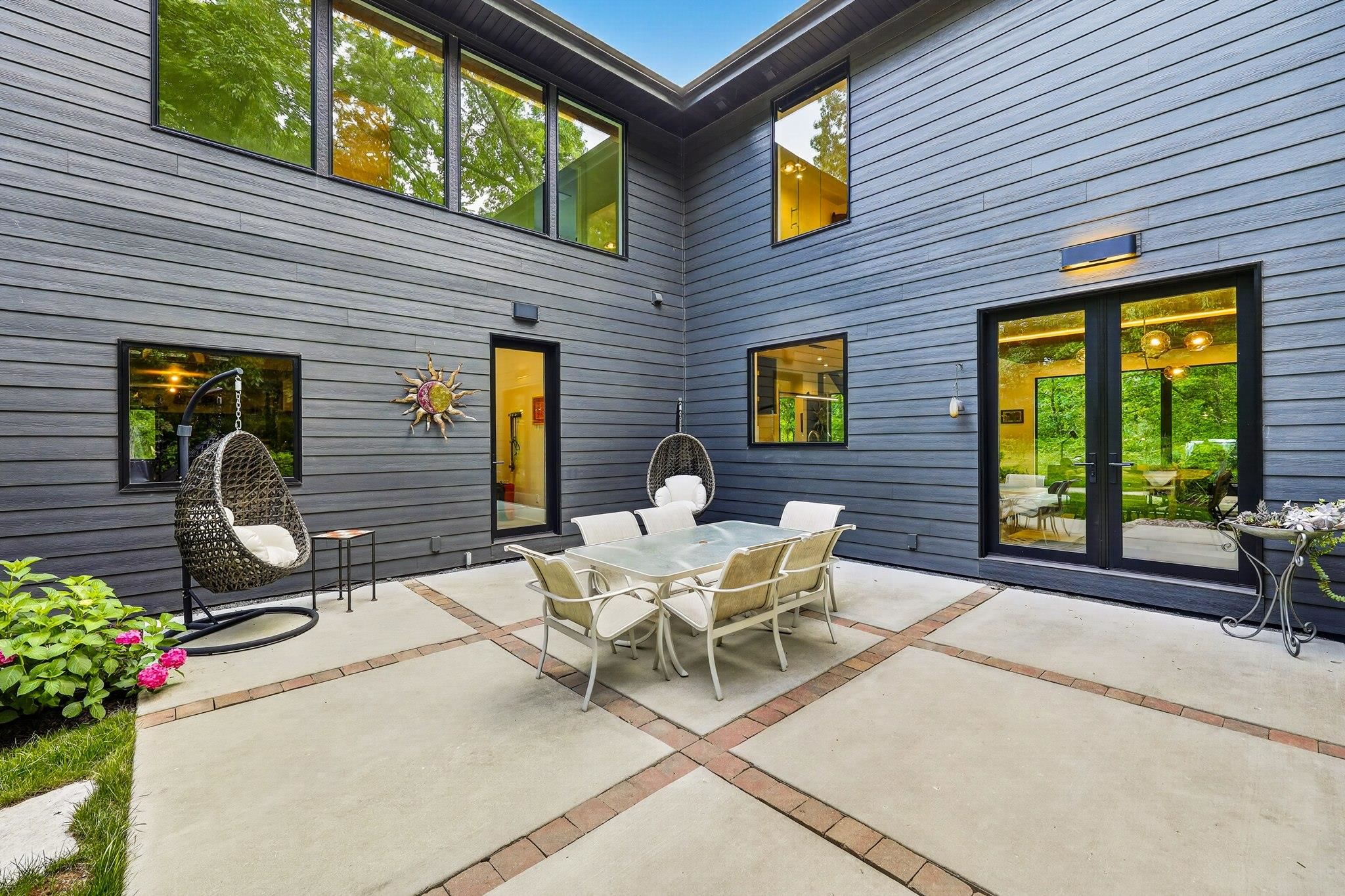 3176 Woodhill Circle