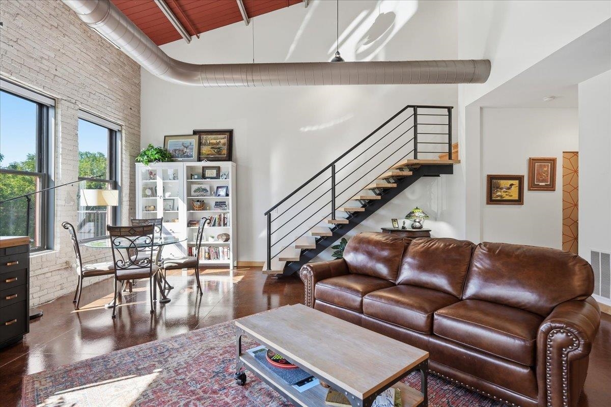 7777 Elmwood Avenue Unit: 208