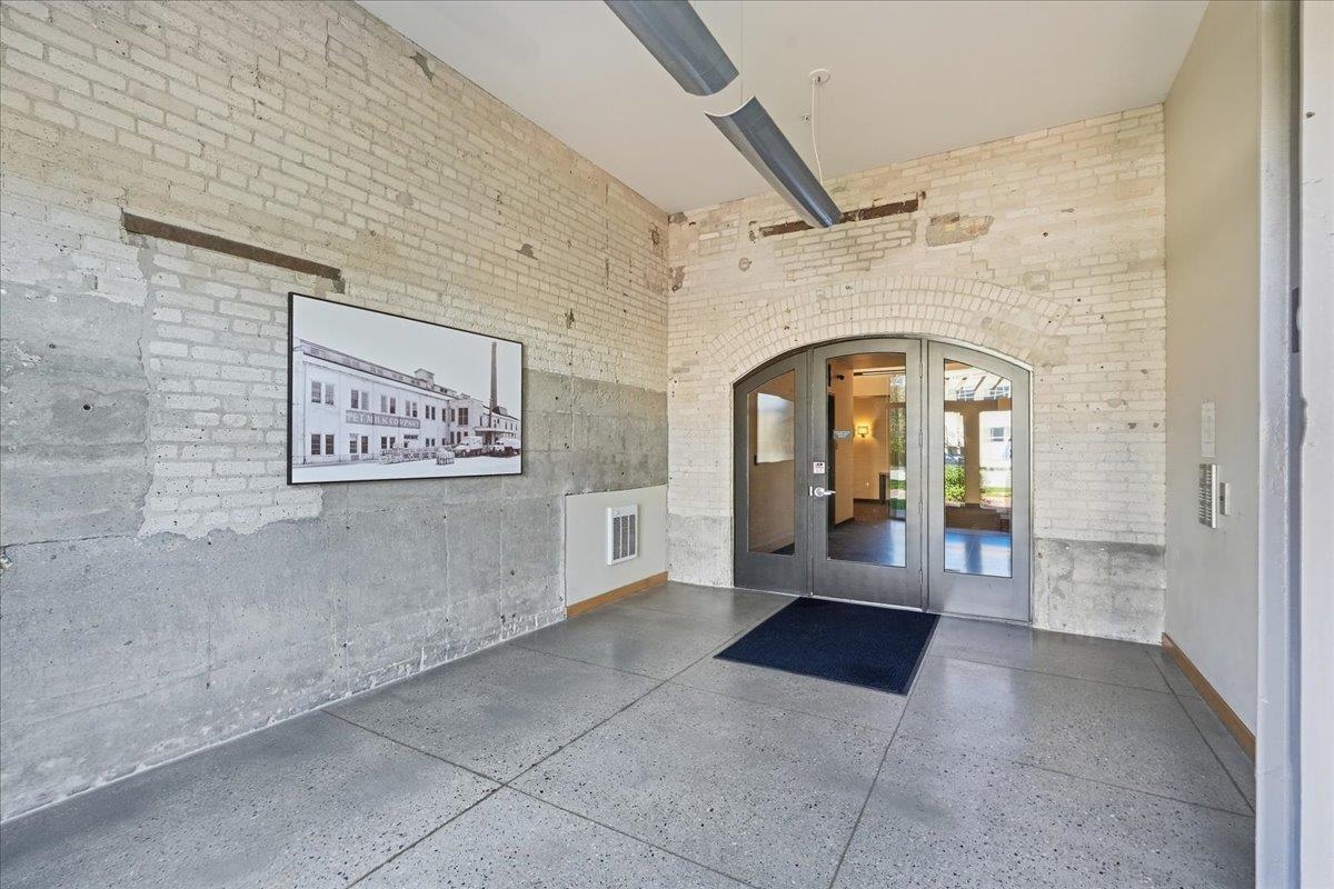 7777 Elmwood Avenue Unit: 208