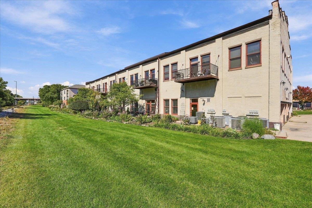 7777 Elmwood Avenue Unit: 208