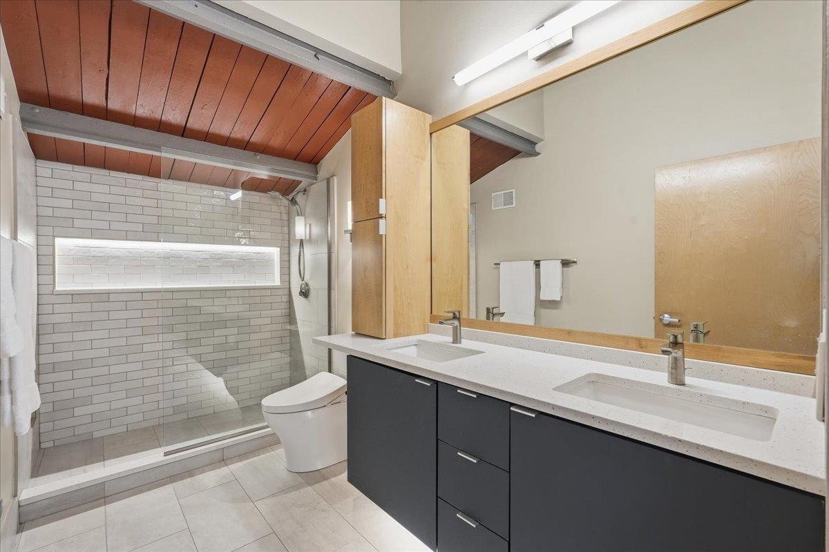 7777 Elmwood Avenue Unit: 208