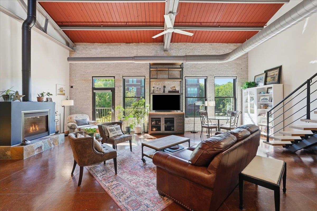 7777 Elmwood Avenue Unit: 208