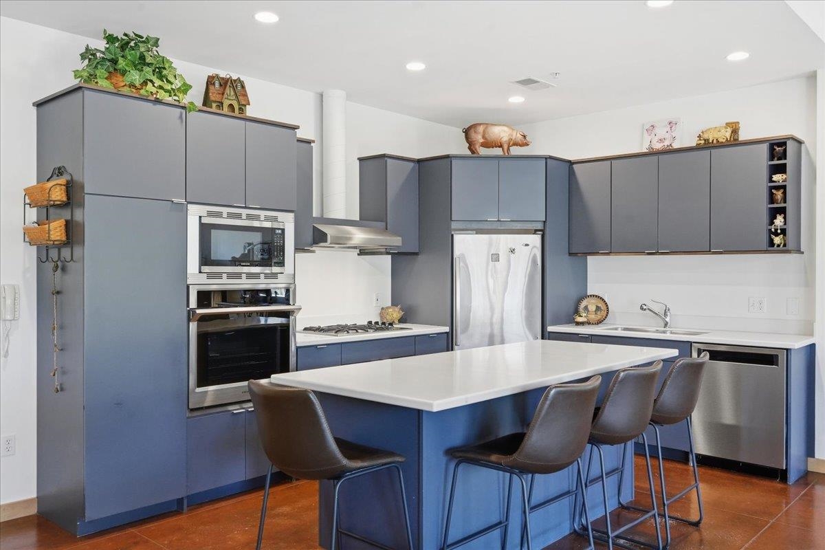 7777 Elmwood Avenue Unit: 208