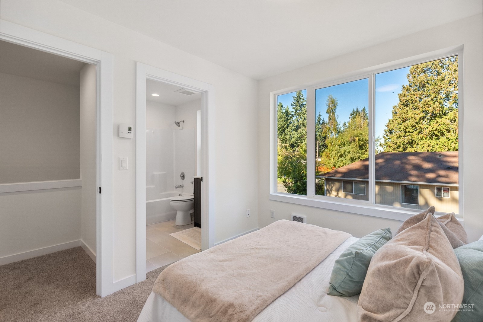 18030 2nd Avenue NE Unit: B
