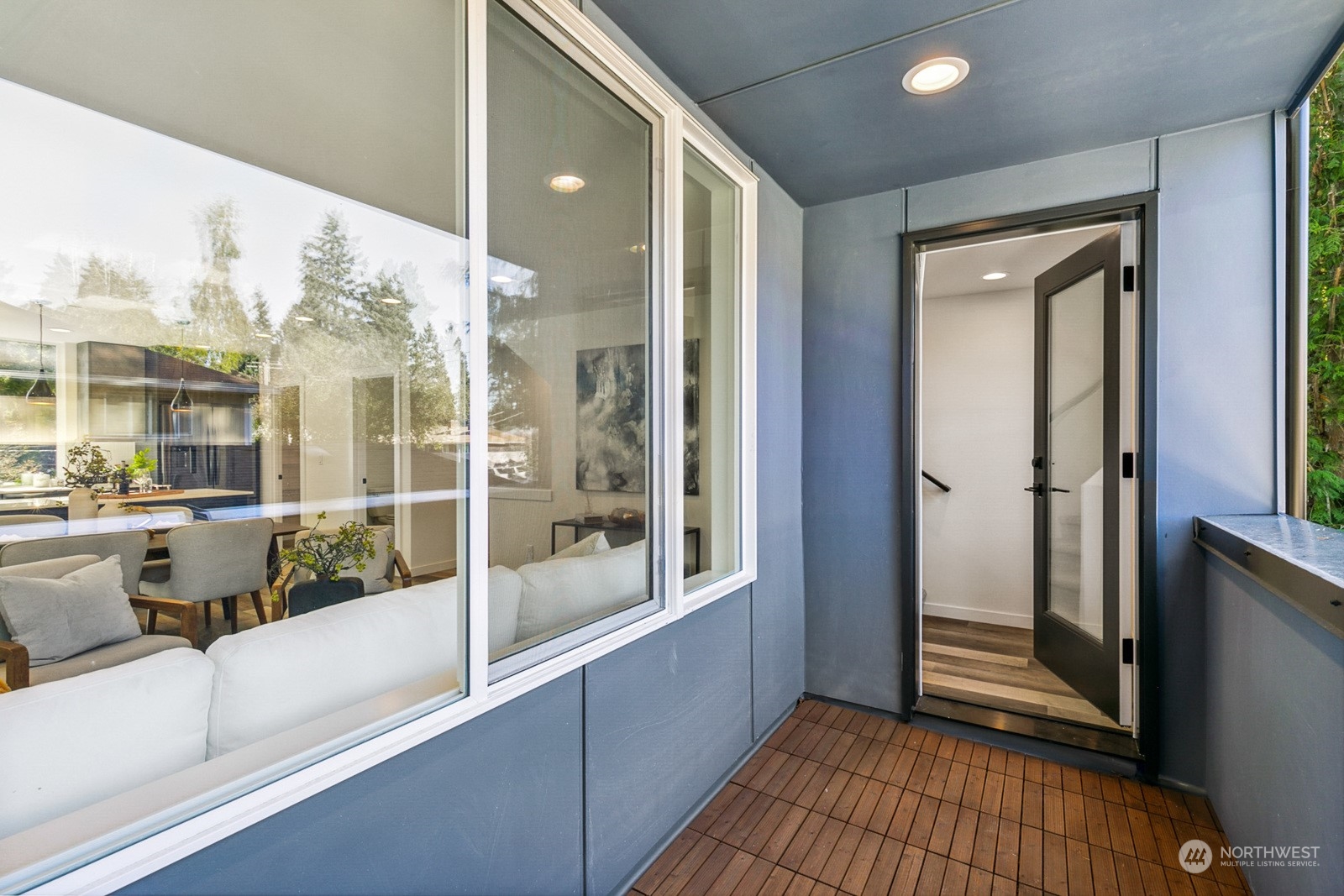 18030 2nd Avenue NE Unit: B