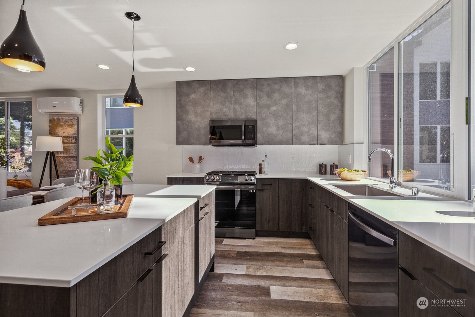 18030 2nd Avenue NE Unit: B
