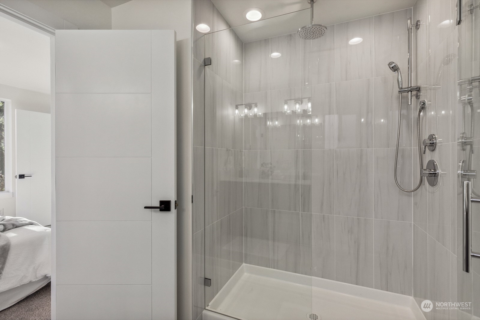 18030 2nd Avenue NE Unit: B