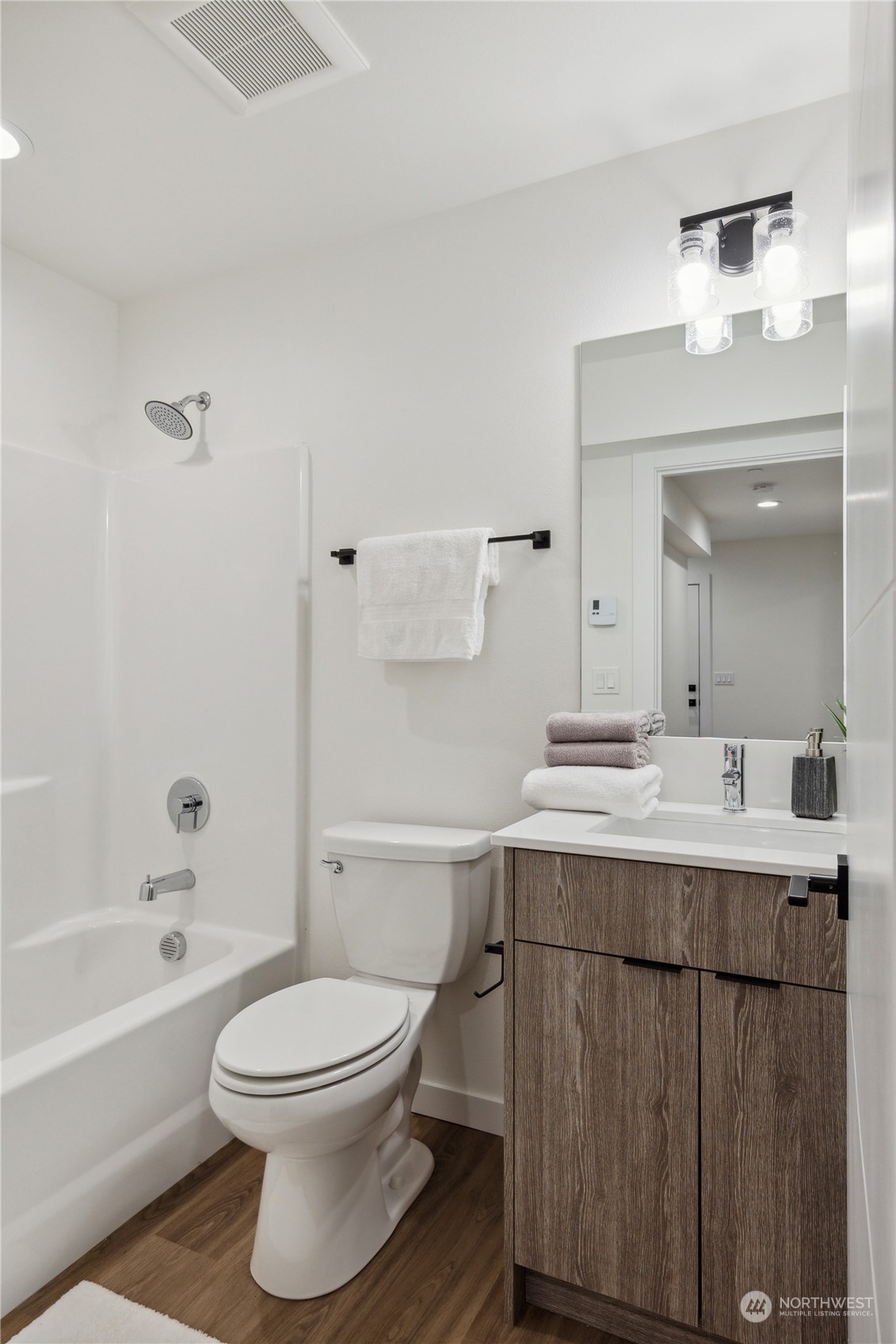 18032 2nd Avenue NE Unit: C